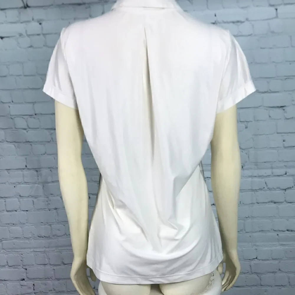 Nike Golf Size Medium Cream w/gray geometric ombré designs EUC